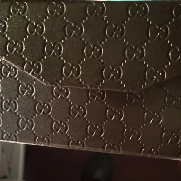 Gucci Textured Brown Sunglasses - Picture 3 of 5